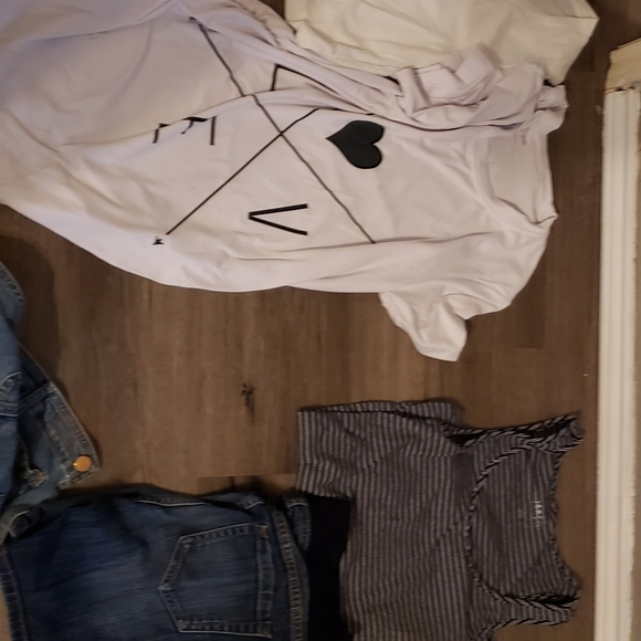 Maternity clothes and fetal dopler - Picture 9 of 10